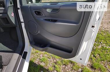 Вантажопасажирський фургон Peugeot Expert 2015 в 