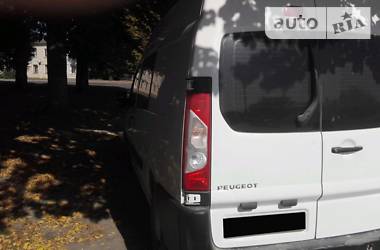 Вантажопасажирський фургон Peugeot Expert 2012 в Бродах