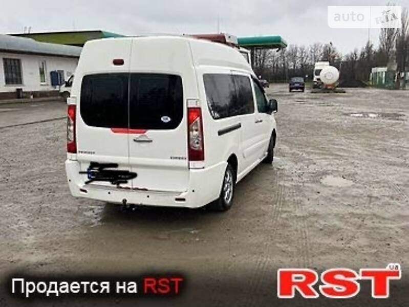 Грузопассажирский фургон Peugeot Expert 2008 в Коростене