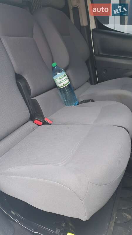 Вантажопасажирський фургон Peugeot Expert 2016 в Іршаві фото 8 Вантажопасажирський фургон Peugeot Expert 2016 в Іршаві