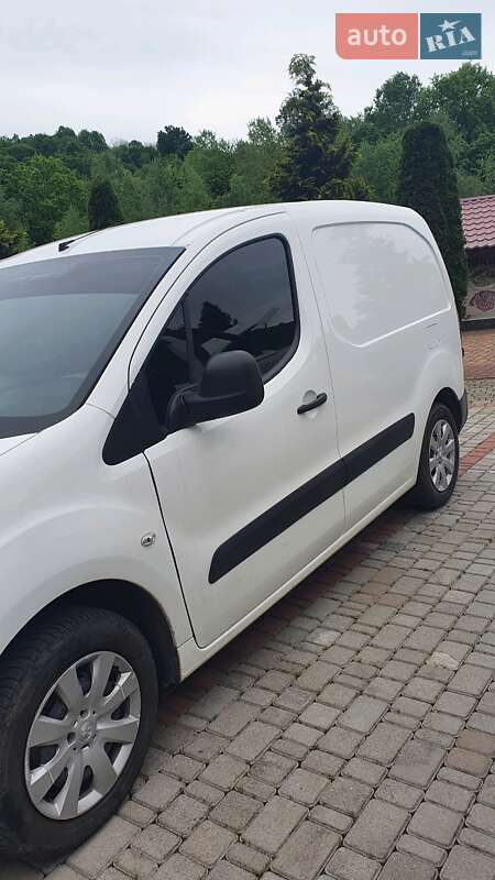 Вантажопасажирський фургон Peugeot Expert 2016 в Іршаві фото 2 Вантажопасажирський фургон Peugeot Expert 2016 в Іршаві