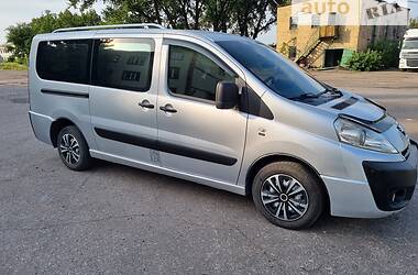 Минивэн Peugeot Expert 2008 в 