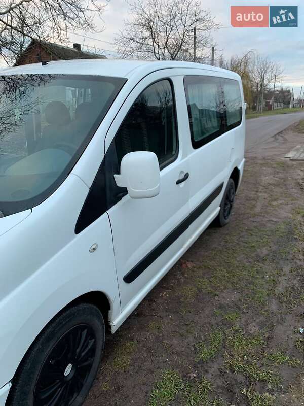 Минивэн Peugeot Expert 2007 в Нововолынске