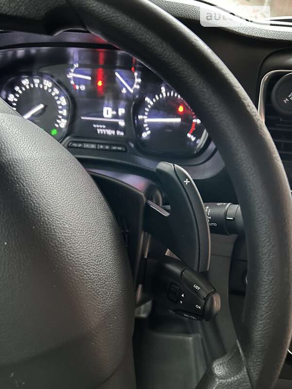 Грузовой фургон Peugeot Expert 2017 в Калуше