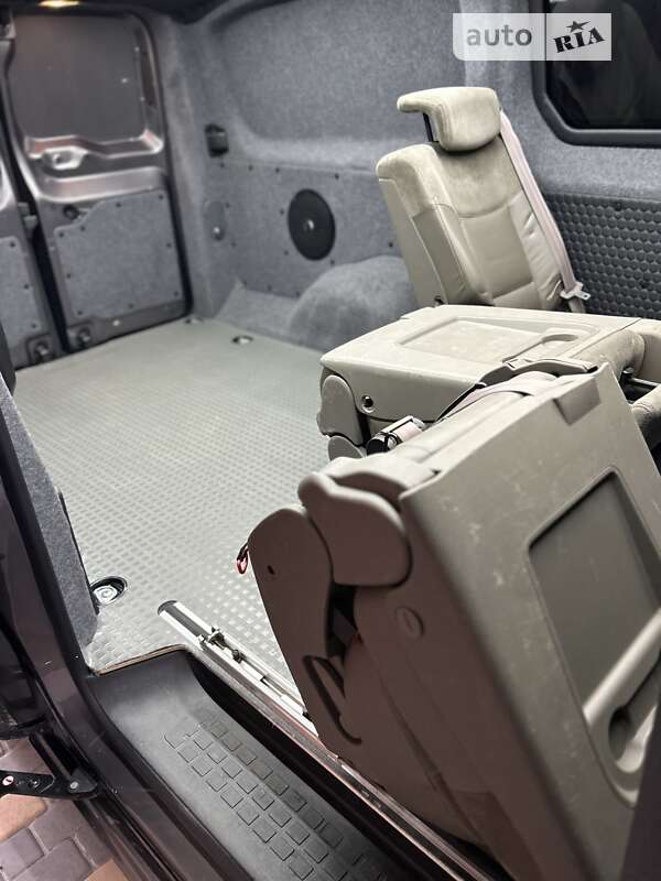 Грузовой фургон Peugeot Expert 2017 в Калуше