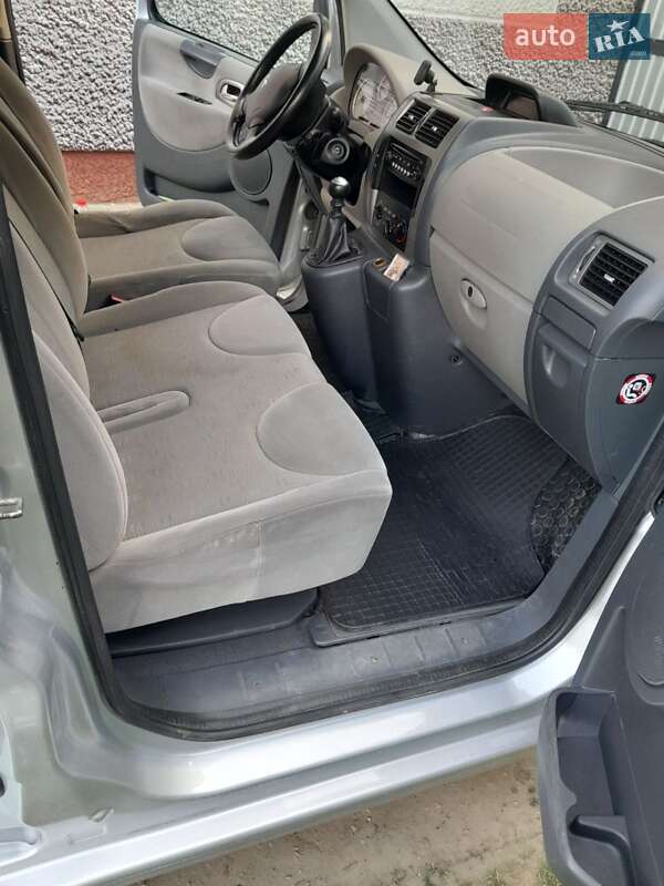 Мінівен Peugeot Expert 2012 в Чернівцях