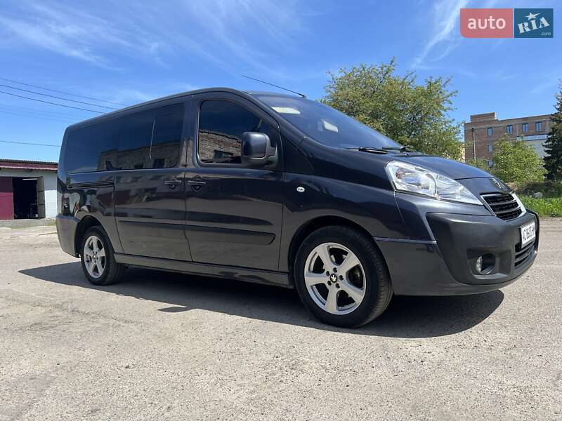 Мінівен Peugeot Expert 2015 в Луцьку фото 13 Мінівен Peugeot Expert 2015 в Луцьку