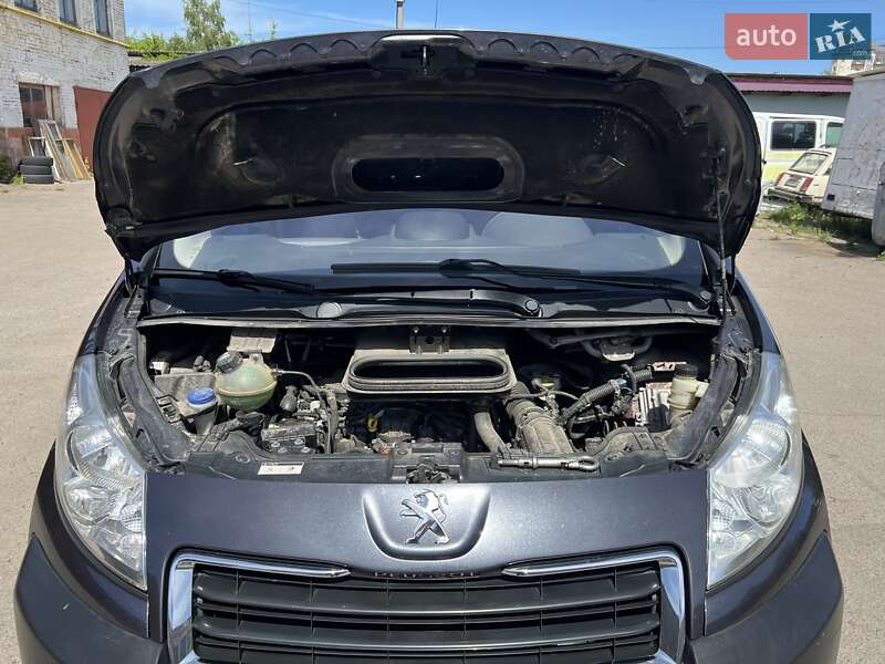 Мінівен Peugeot Expert 2015 в Луцьку фото 29 Мінівен Peugeot Expert 2015 в Луцьку