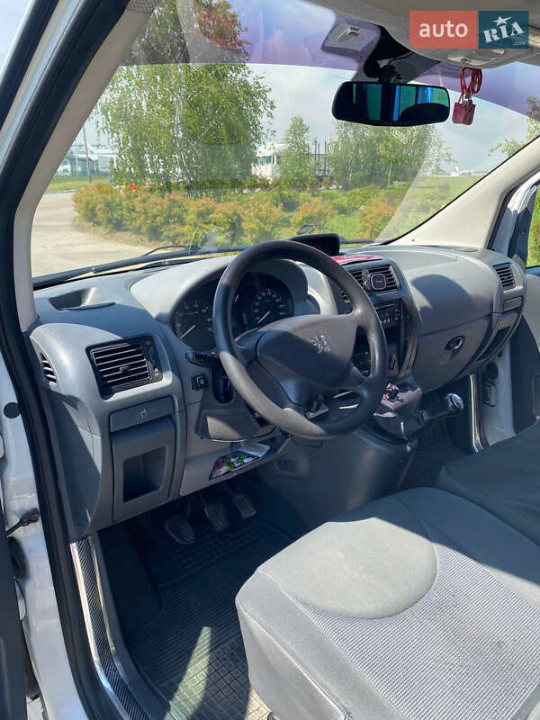 Минивэн Peugeot Expert 2007 в Коростене