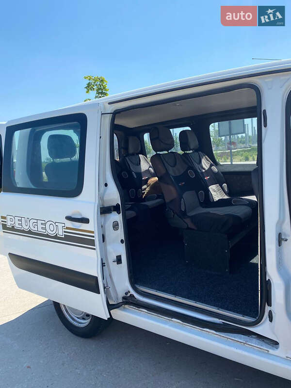 Минивэн Peugeot Expert 2007 в Коростене