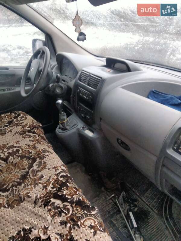 Мінівен Peugeot Expert 2008 в Умані