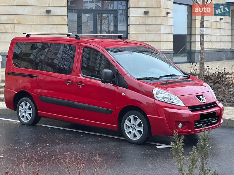 Минивэн Peugeot Expert 2008 в 