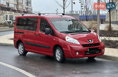 Минивэн Peugeot Expert 2008 в 