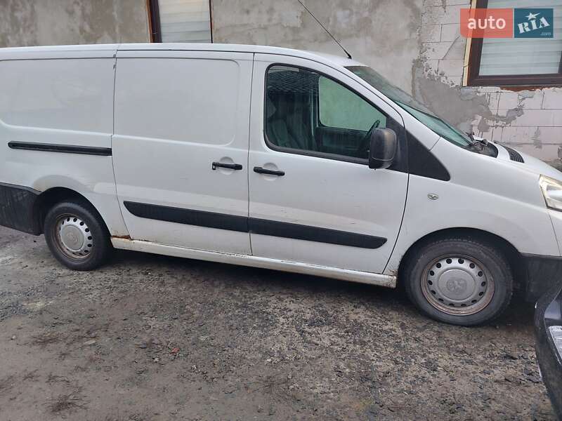 Грузовой фургон Peugeot Expert 2010 в Сваляве