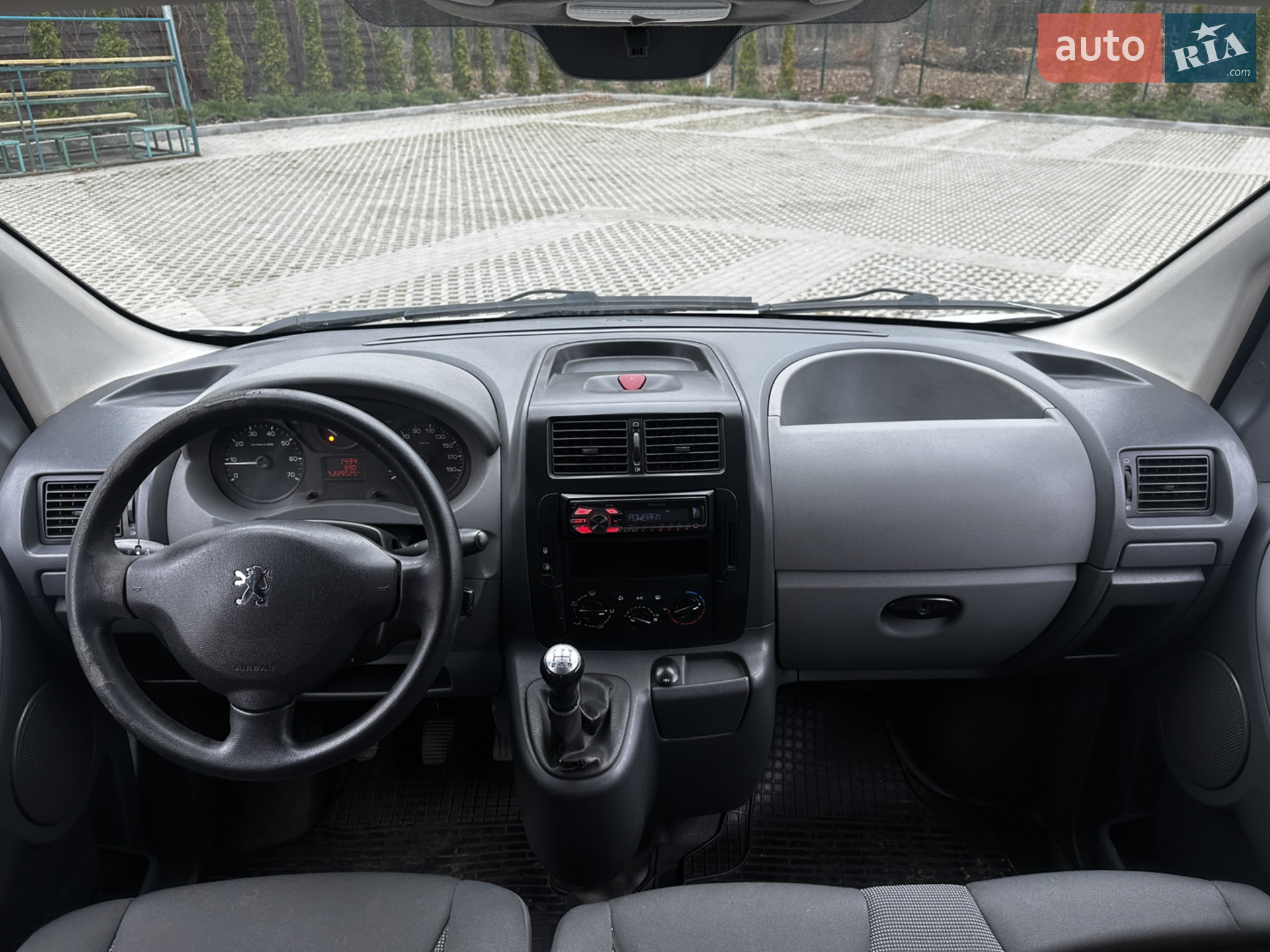 2010 Peugeot Expert - мініатюра 16