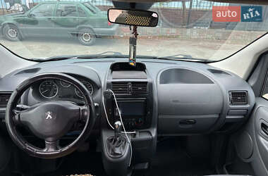 Минивэн Peugeot Expert 2015 в 