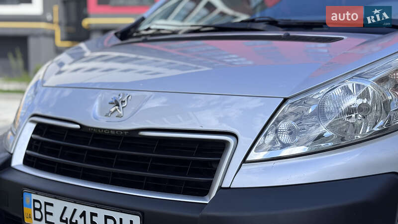 Мінівен Peugeot Expert 2012 в Івано-Франківську