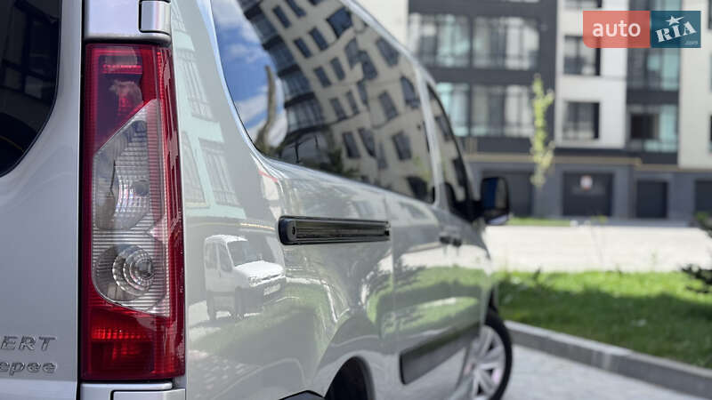 Мінівен Peugeot Expert 2012 в Івано-Франківську