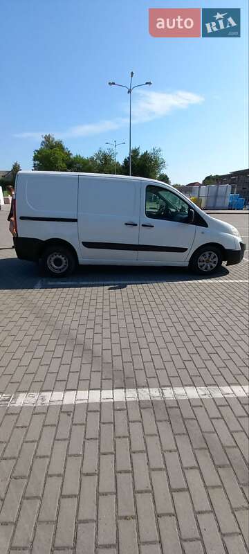 Вантажний фургон Peugeot Expert 2008 в Коломиї
