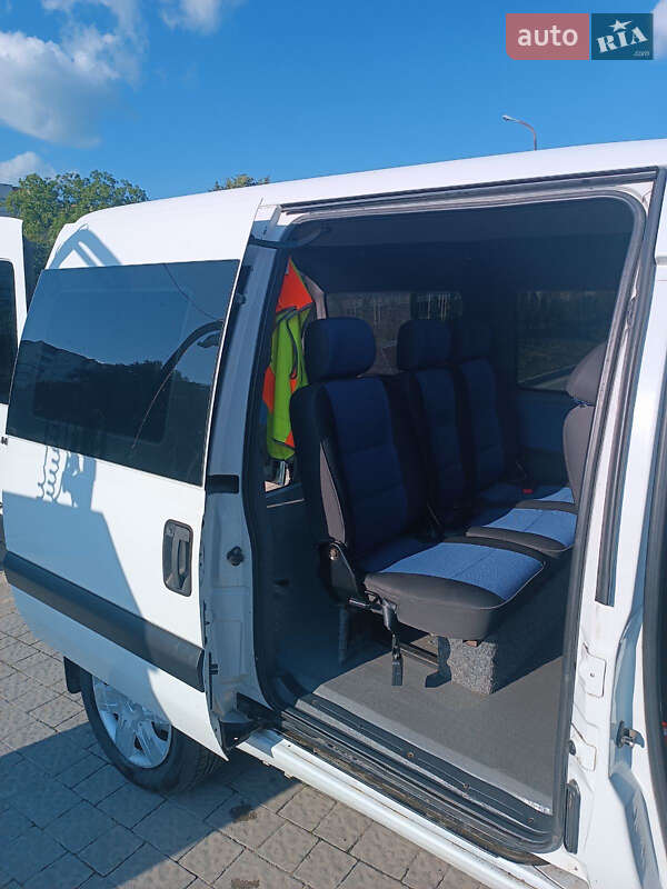 Минивэн Peugeot Expert 2006 в 