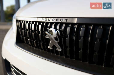 Минивэн Peugeot Expert 2023 в 