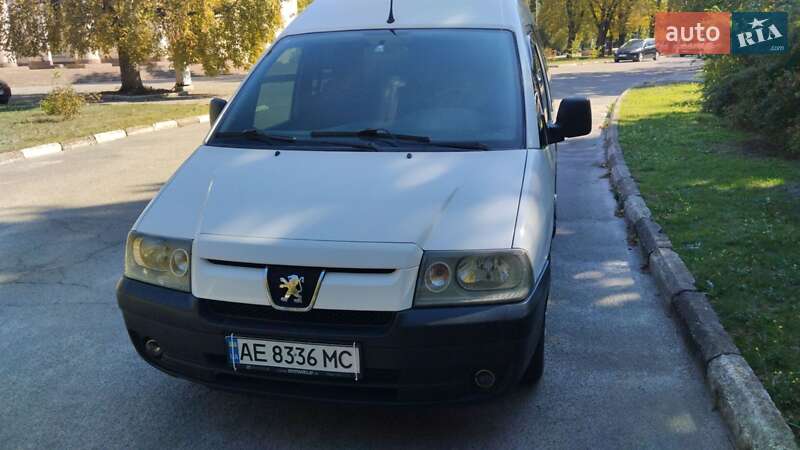 Минивэн Peugeot Expert 2005 в 