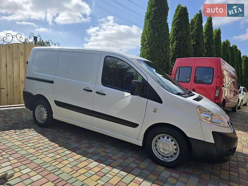Вантажний фургон Peugeot Expert 2012 в Миргороді