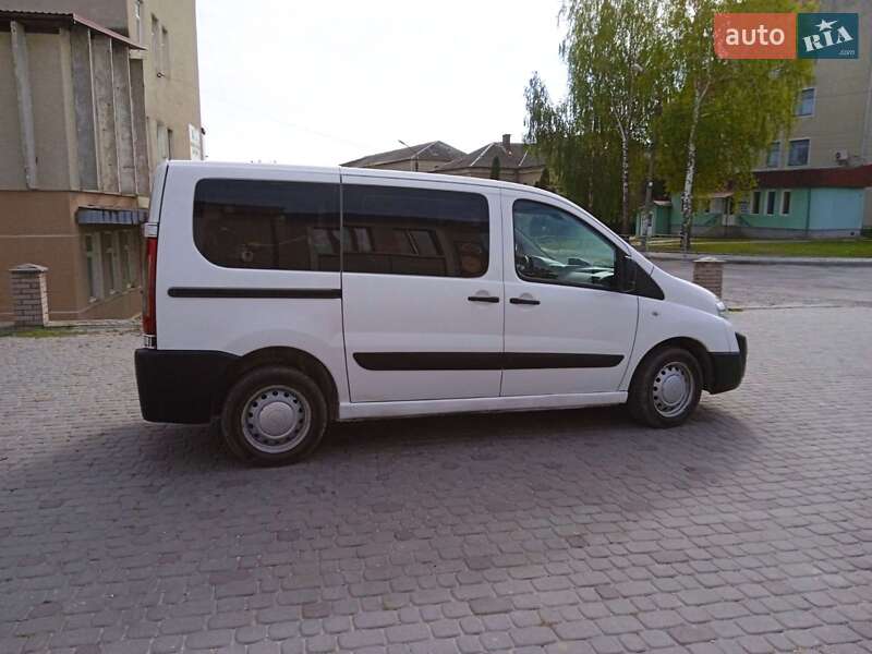 Минивэн Peugeot Expert 2009 в Гусятине