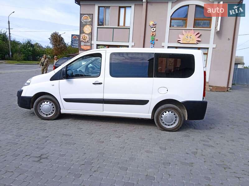 Минивэн Peugeot Expert 2009 в Гусятине