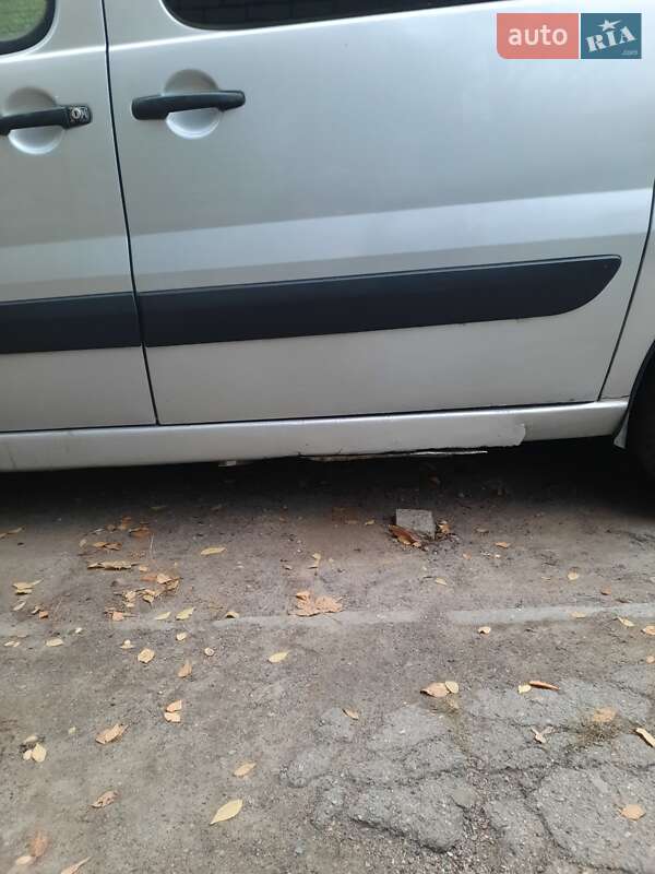 Минивэн Peugeot Expert 2008 в Запорожье фото 3 Минивэн Peugeot Expert 2008 в Запорожье