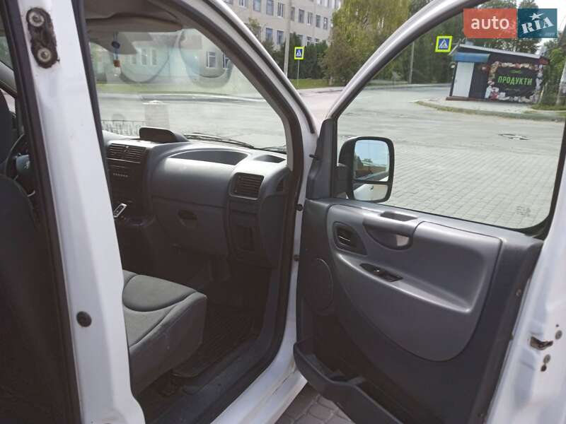 Минивэн Peugeot Expert 2009 в Гусятине