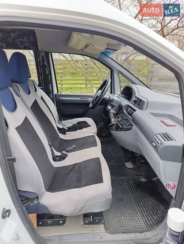 Грузовой фургон Peugeot Expert 2005 в Кременце