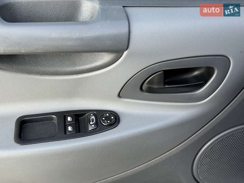 Мінівен Peugeot Expert 2011 в Дніпрі