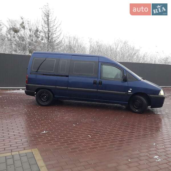 Мінівен Peugeot Expert 2004 в Сарнах