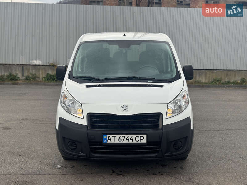 Мінівен Peugeot Expert 2014 в Сваляві