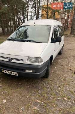 Минивэн Peugeot Expert 2000 в Вараше