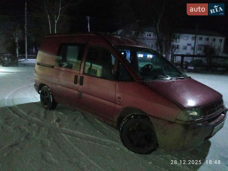 Вантажний фургон Peugeot Expert 2000 в Хотині