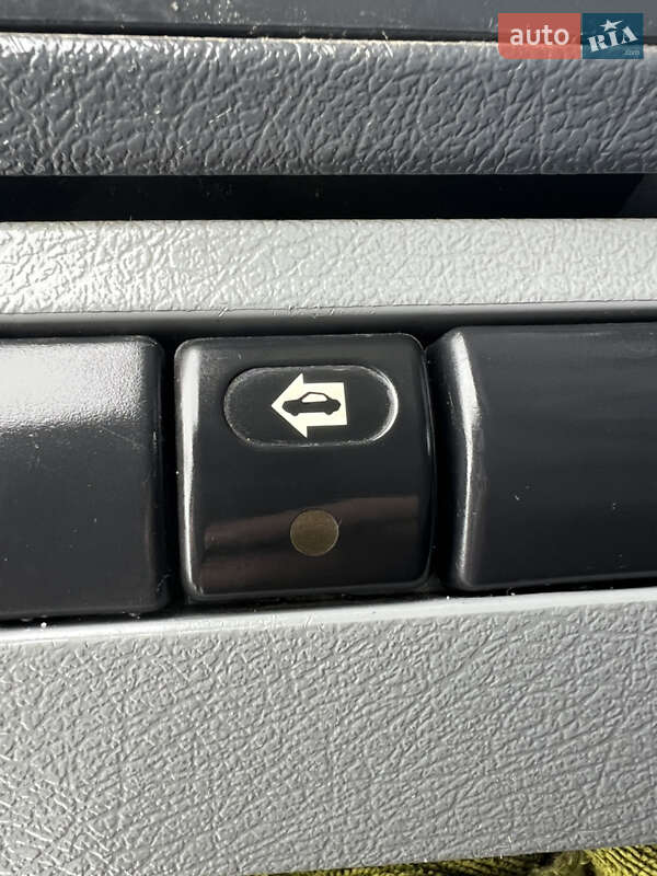 Минивэн Peugeot Expert 2006 в Клевани