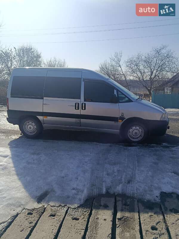Минивэн Peugeot Expert 2005 в Крыжополе