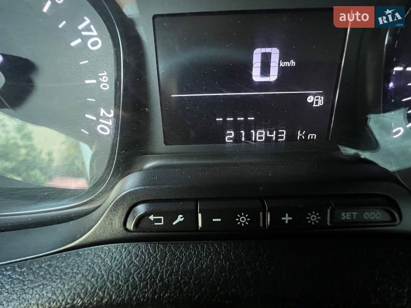 Микроавтобус грузовой (до 3,5т) Peugeot Expert 2017 в Черкассах фото 16 Микроавтобус грузовой (до 3,5т) Peugeot Expert 2017 в Черкассах