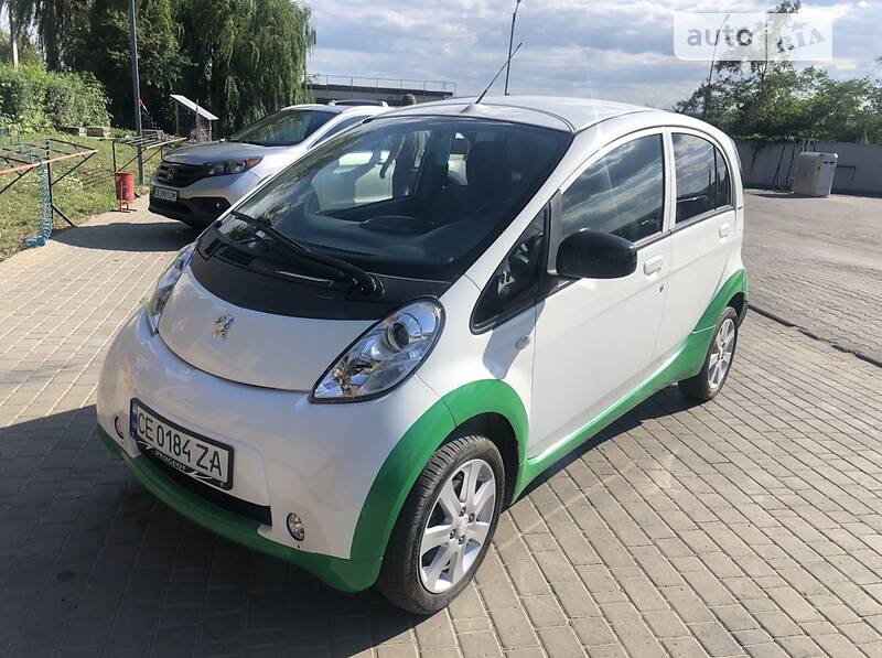 Peugeot iOn 2012