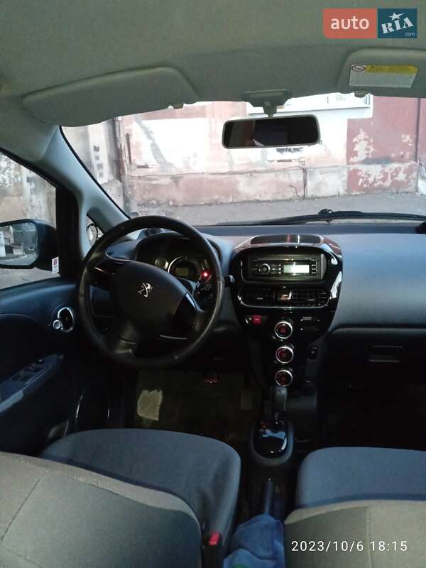 Хетчбек Peugeot iOn 2012 в Запоріжжі
