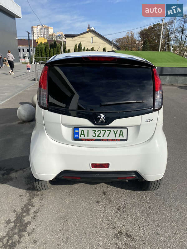 Хэтчбек Peugeot iOn 2011 в Ирпене