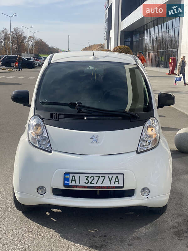 Хэтчбек Peugeot iOn 2011 в Ирпене
