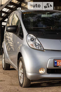 Хетчбек Peugeot iOn 2012 в Дубні