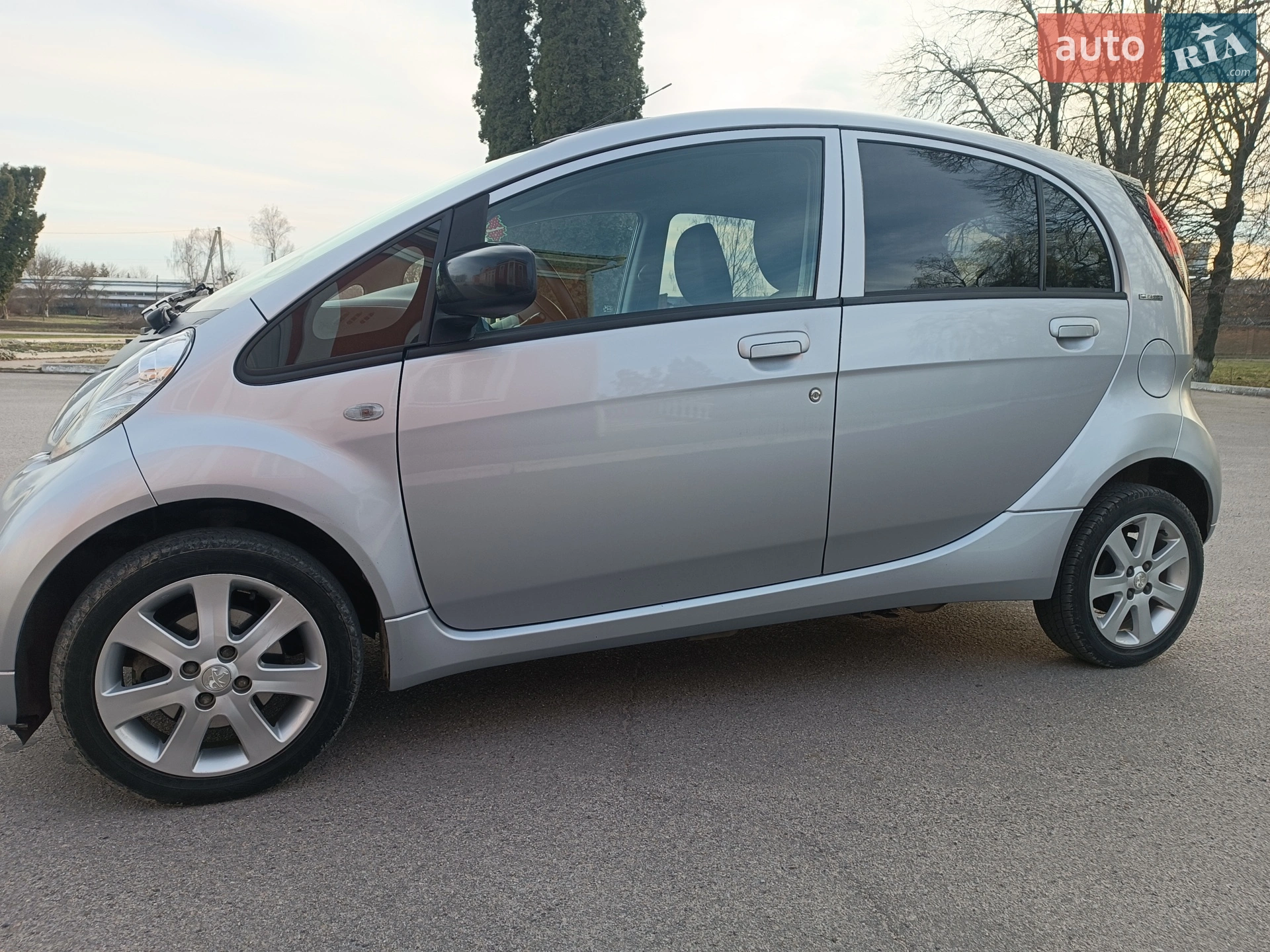 2012 Peugeot iOn - мініатюра 9