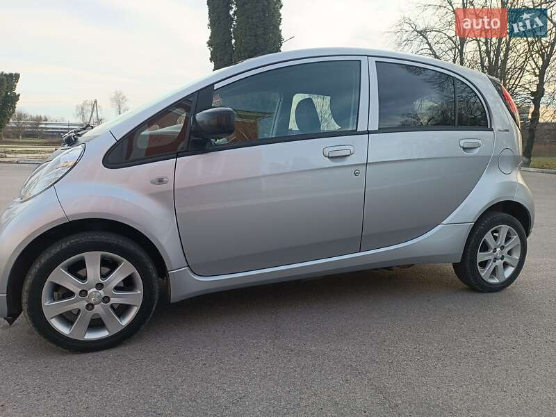 Хэтчбек Peugeot iOn 2012 в Хмельнике