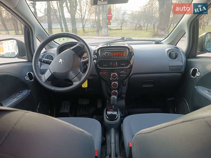 Хэтчбек Peugeot iOn 2012 в Хмельнике
