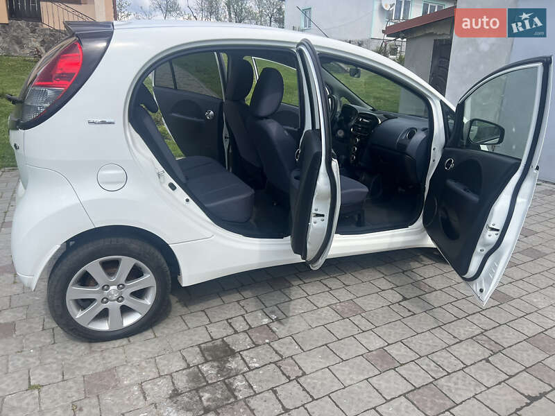 Хетчбек Peugeot iOn 2011 в Львові