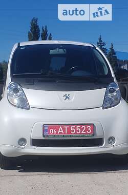 Хэтчбек Peugeot iOn 2015 в Житомире